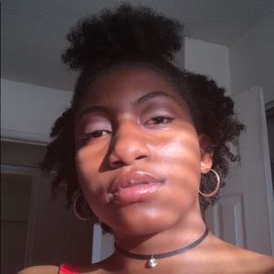 Meet your Posher, Mya